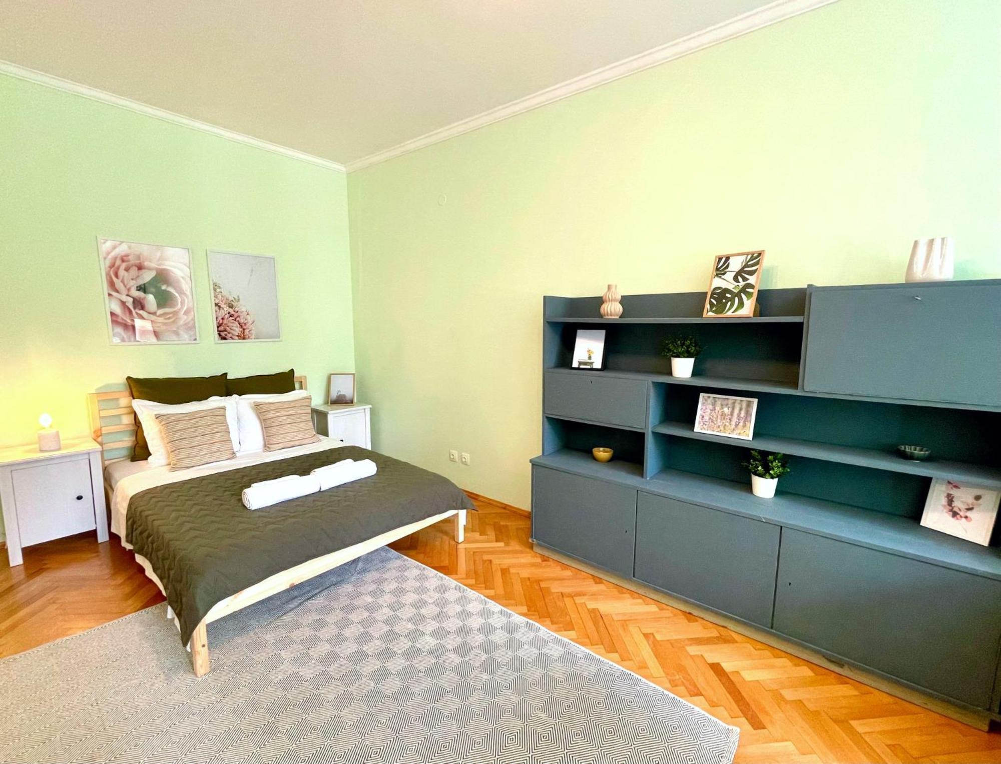 Bohemian Bright & Calm 2Br - Top Center - Private Balcony Sofia Extérieur photo